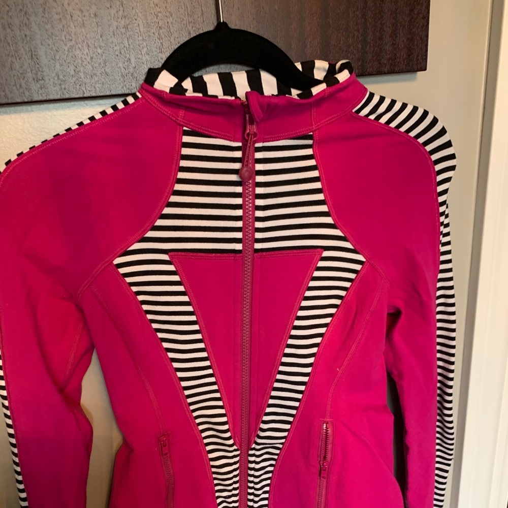 IVIVVA pink and striped athletic zip